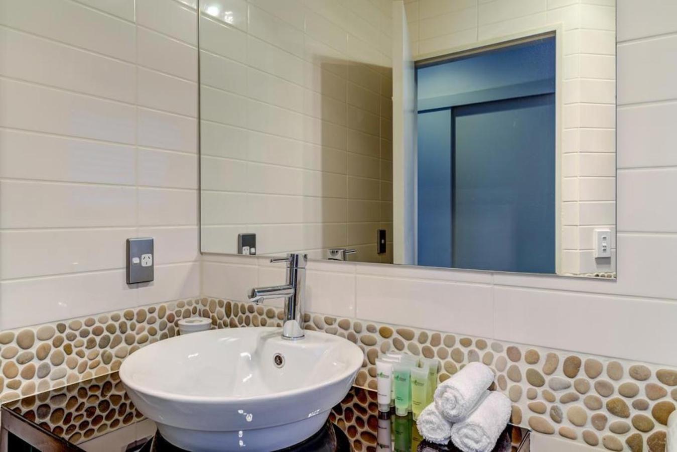 Lakefront Luxury Penthouse Central Queenstown Kültér fotó